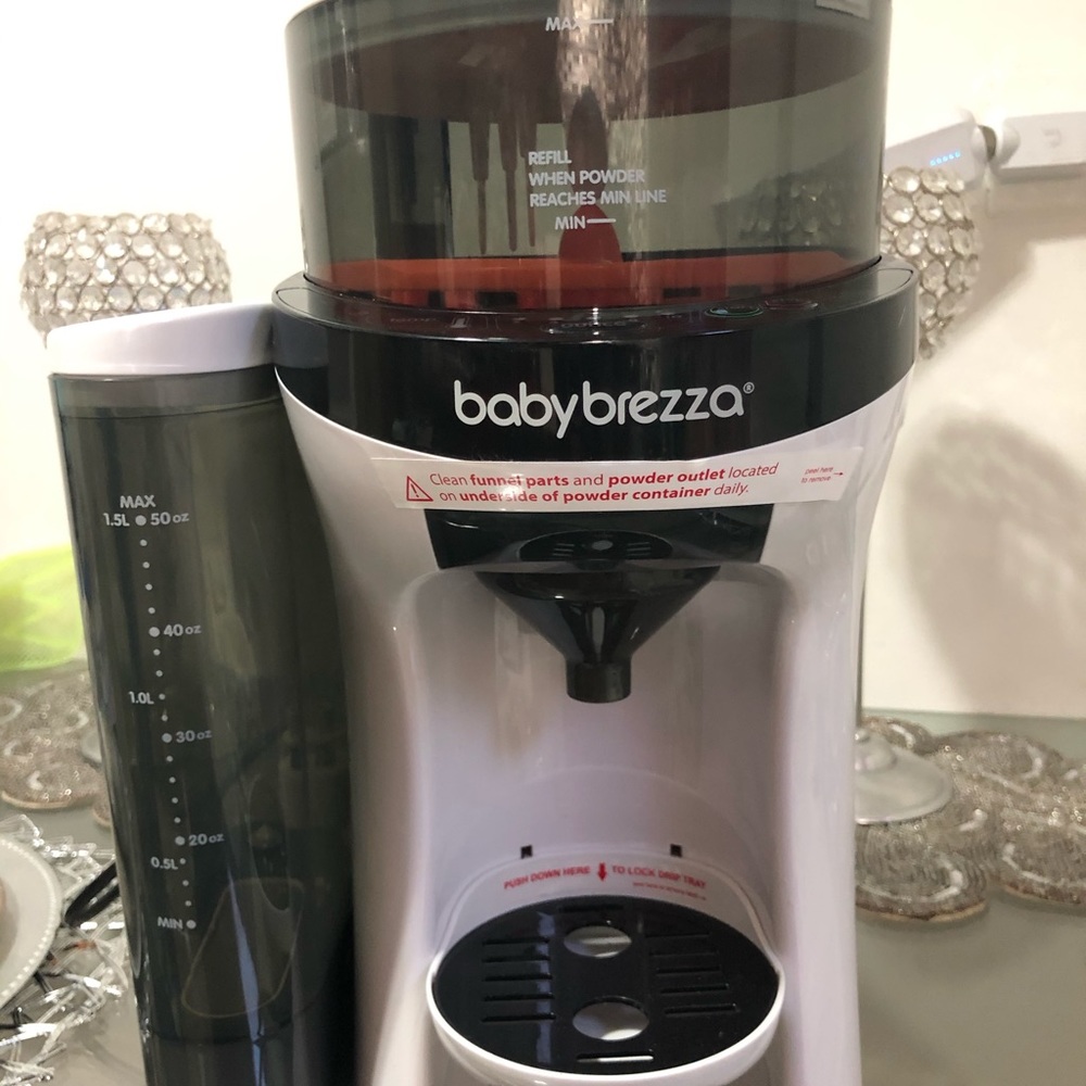 Baby brezza formula pro formula dispenser